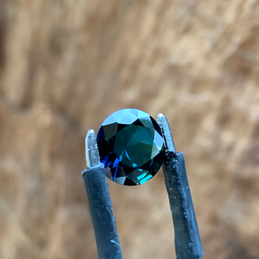 1.82ct round brilliant dark blue Sapphire