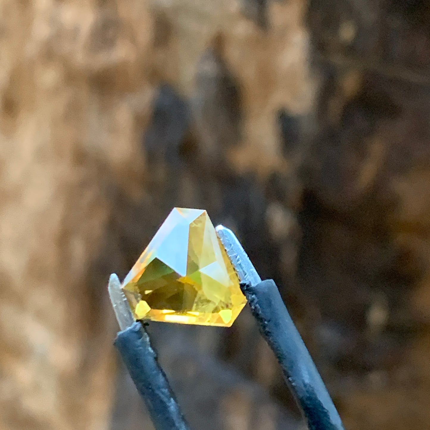 1.71ct Orange sapphire triangle