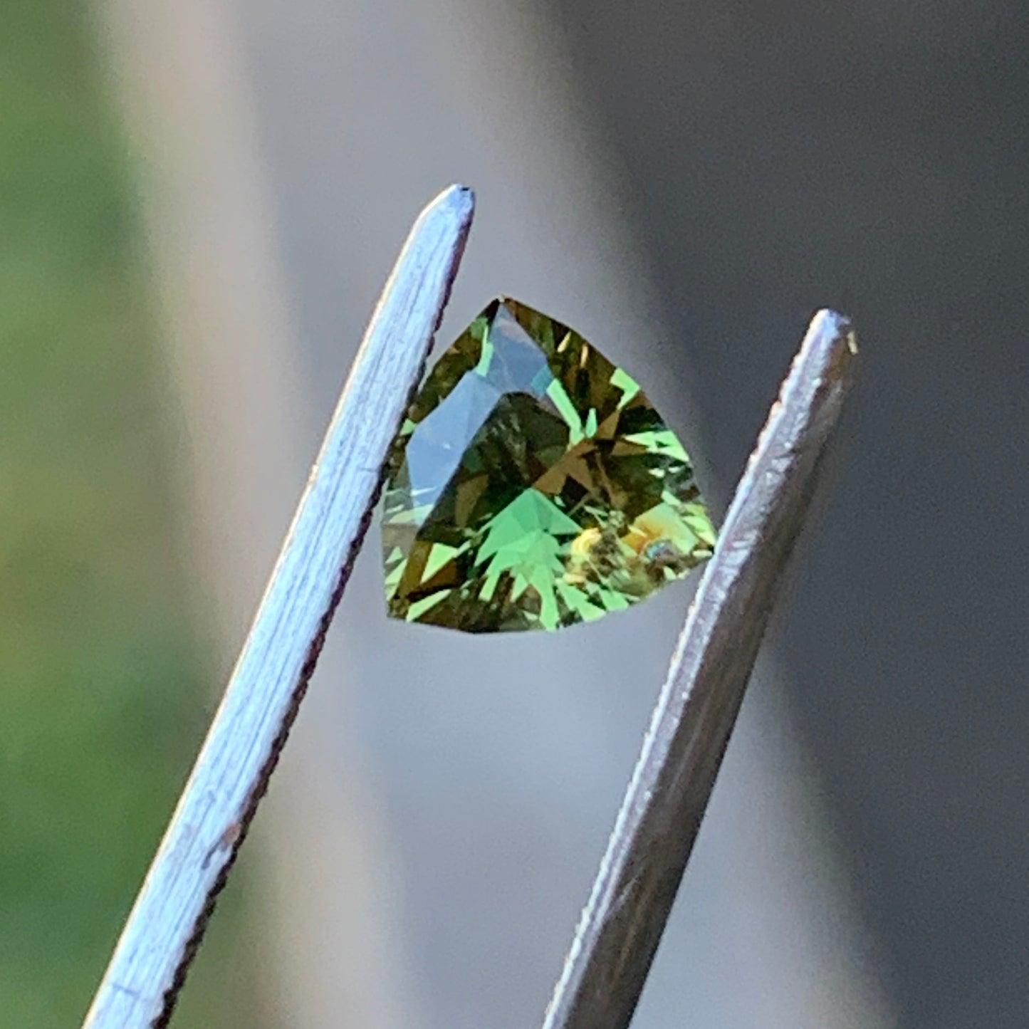 .53pt Yellow Trillion Australian sapphire - unheated