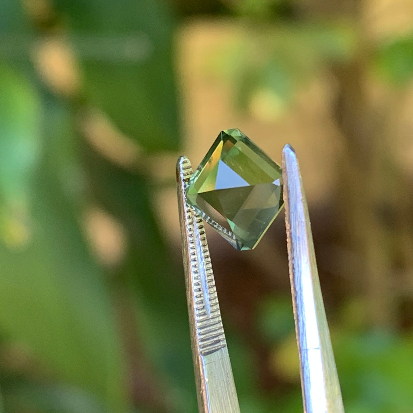 1.56ct Square asher cut green Sapphire