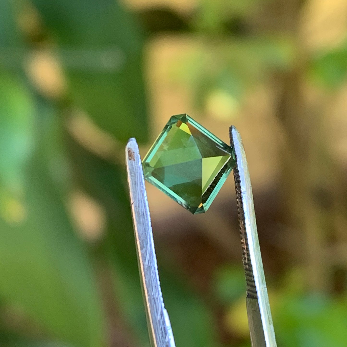 1.56ct Square asher cut green Sapphire