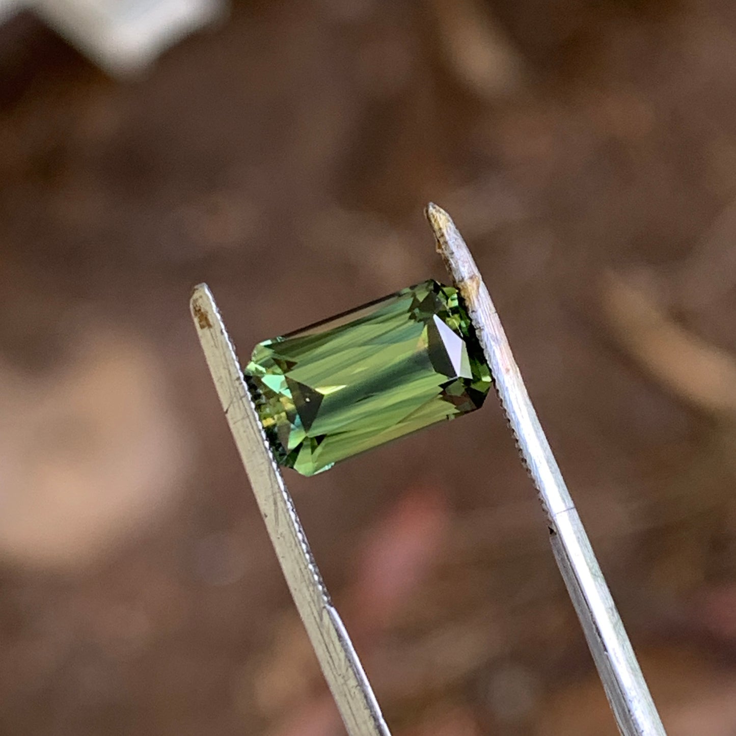 2.34ct forest Green emerald cut Sapphire unheated