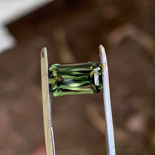 2.34ct forest Green emerald cut Sapphire unheated