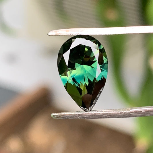 3.85ct Parti pear - Australian Sapphire unheated