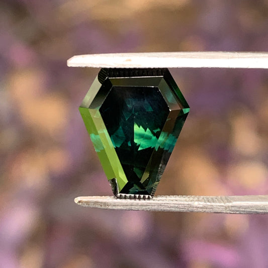 5.3ct Green Kite Australian Sapphire Unheated - Front View 