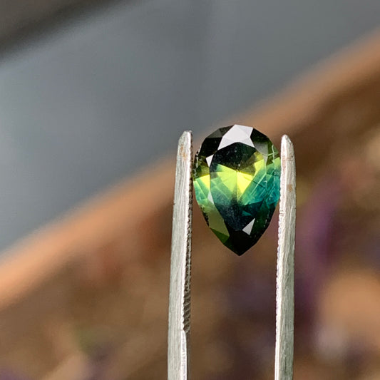 1.62ct  Pear Parti Australian Sapphire Unheated - Front View