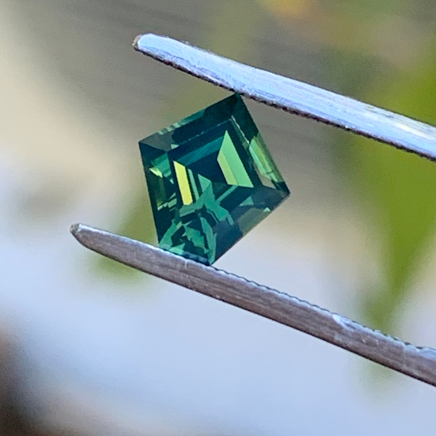 .96pt Freeform Australian Sapphire - opalescent unheated