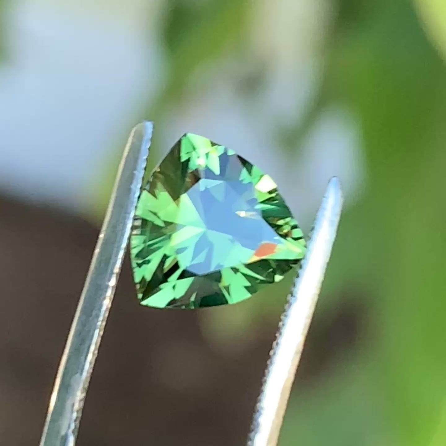 1.68 ct Green Trillion Australian Sapphire Unheated - Video